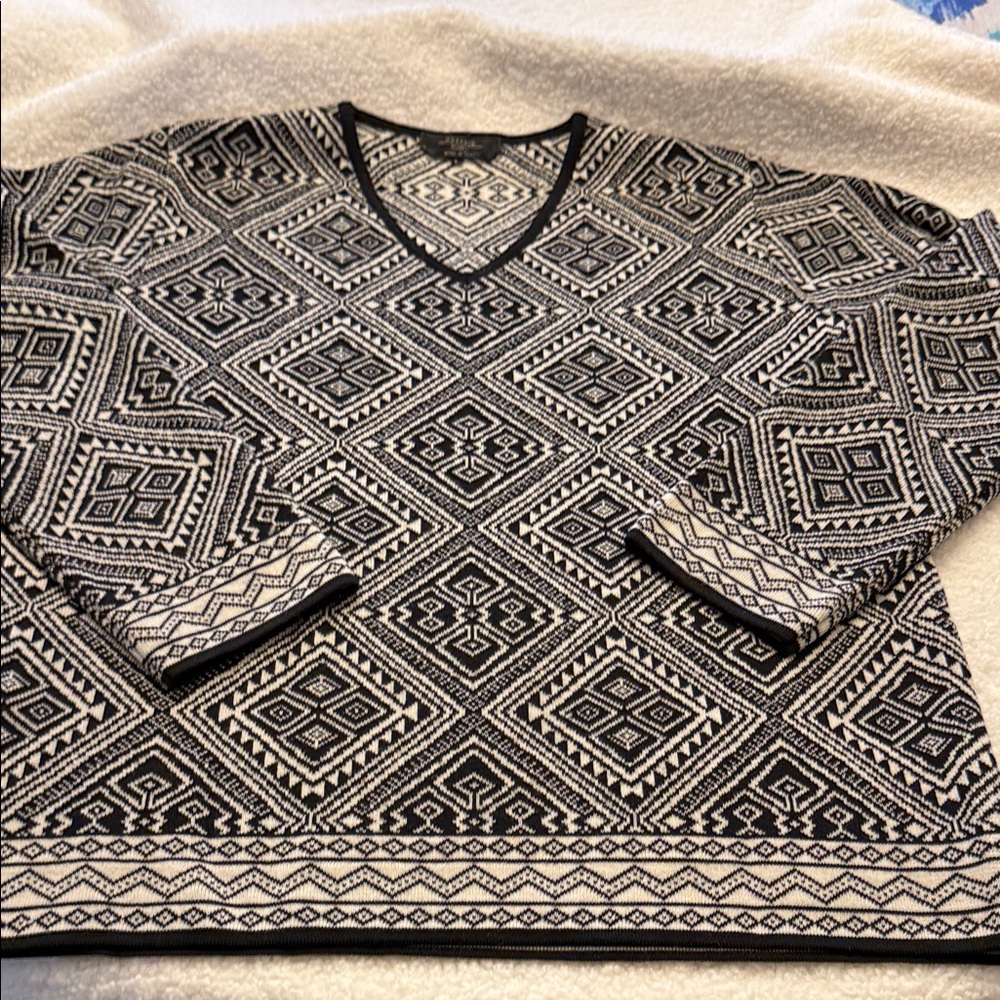 MaxMara Black and White Geometric V-Neck Sweater